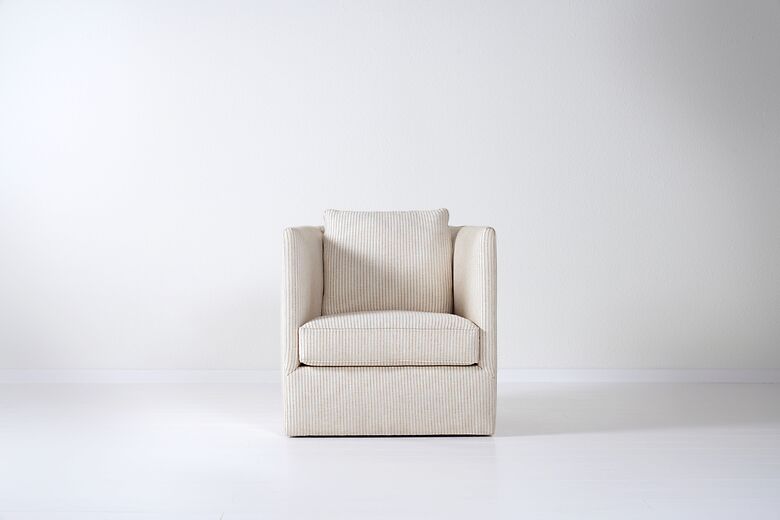 Tatum swivel club chair