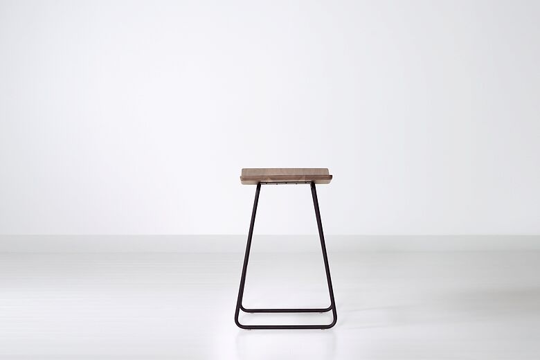 Butterfly bar stool