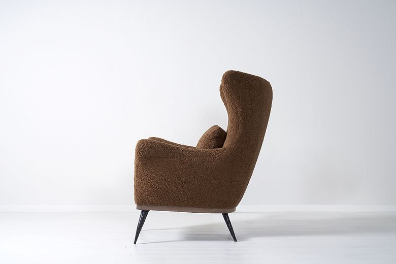 Paola wing chair 