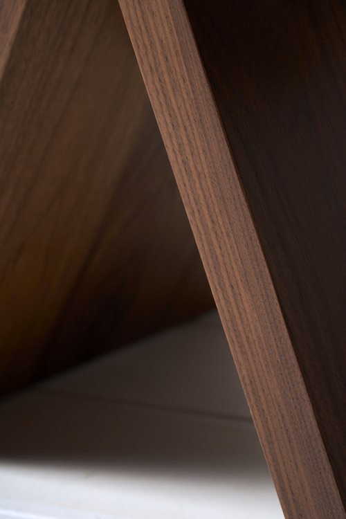 Butterfly stool (wood)