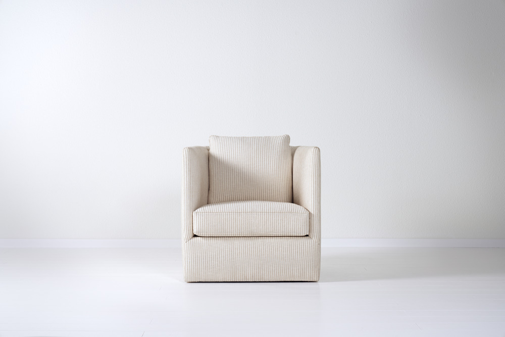 Tatum swivel club chair