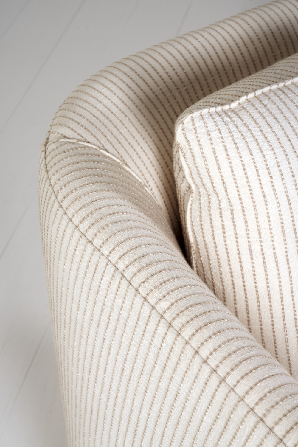 Tatum swivel club chair