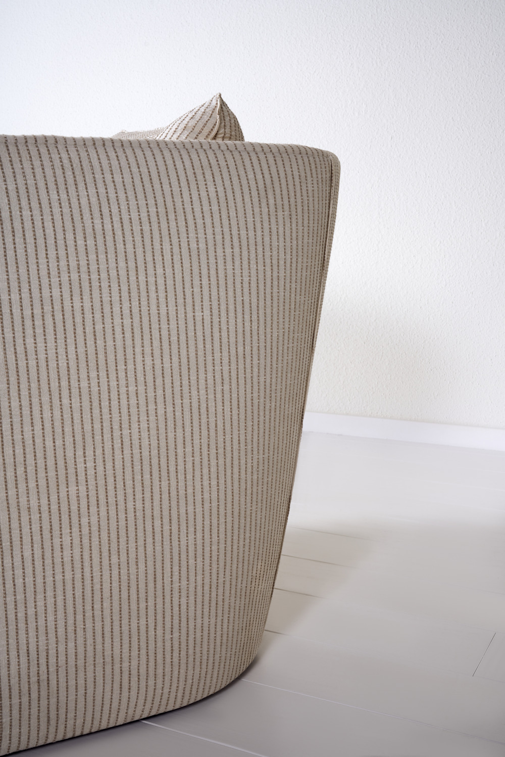 Tatum swivel club chair