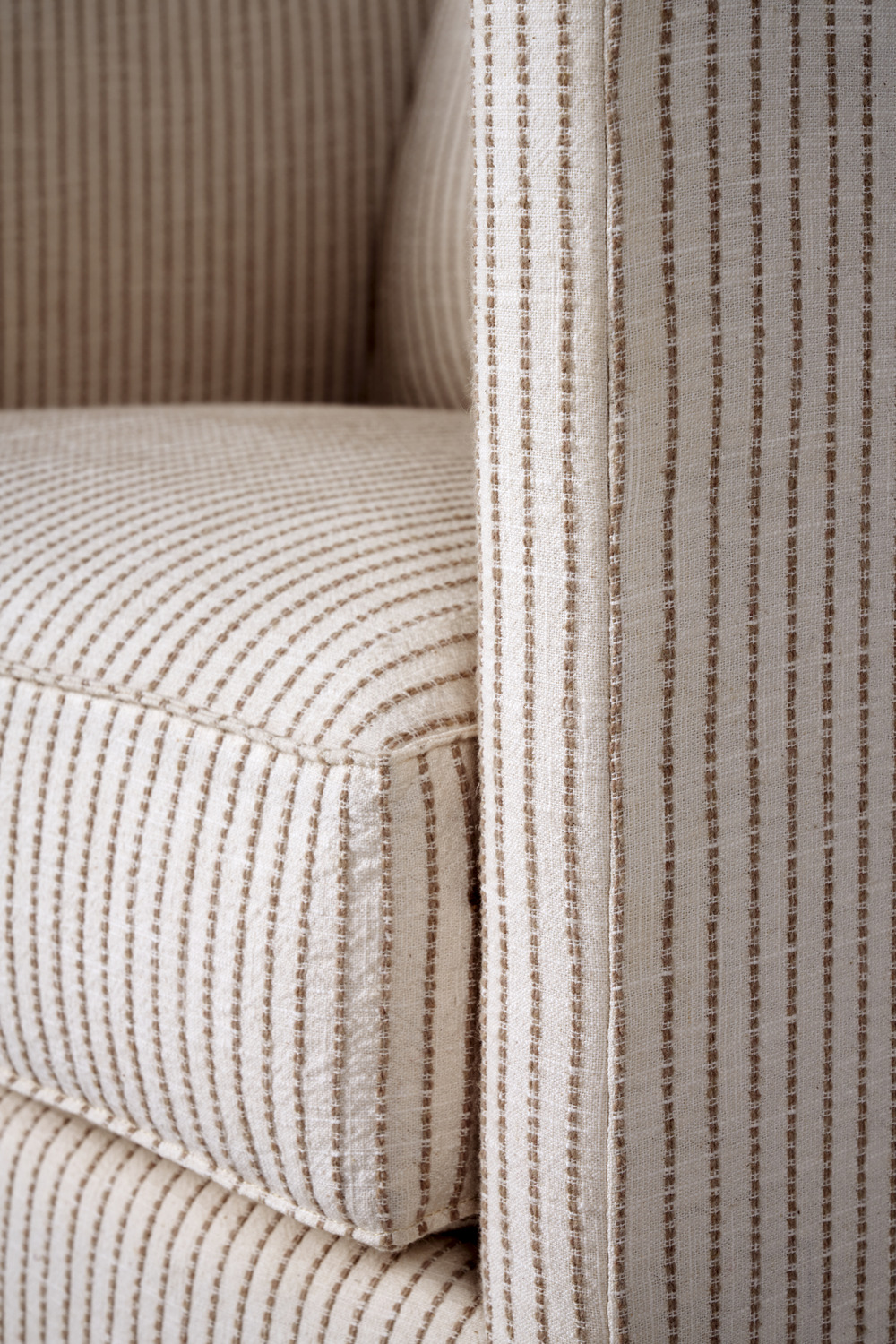 Tatum swivel club chair