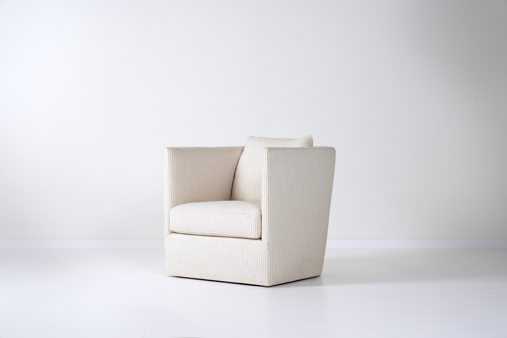 Tatum swivel club chair
