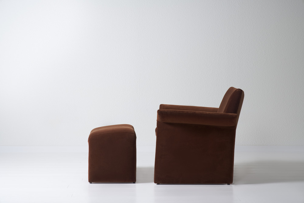 Oakley lounge chair