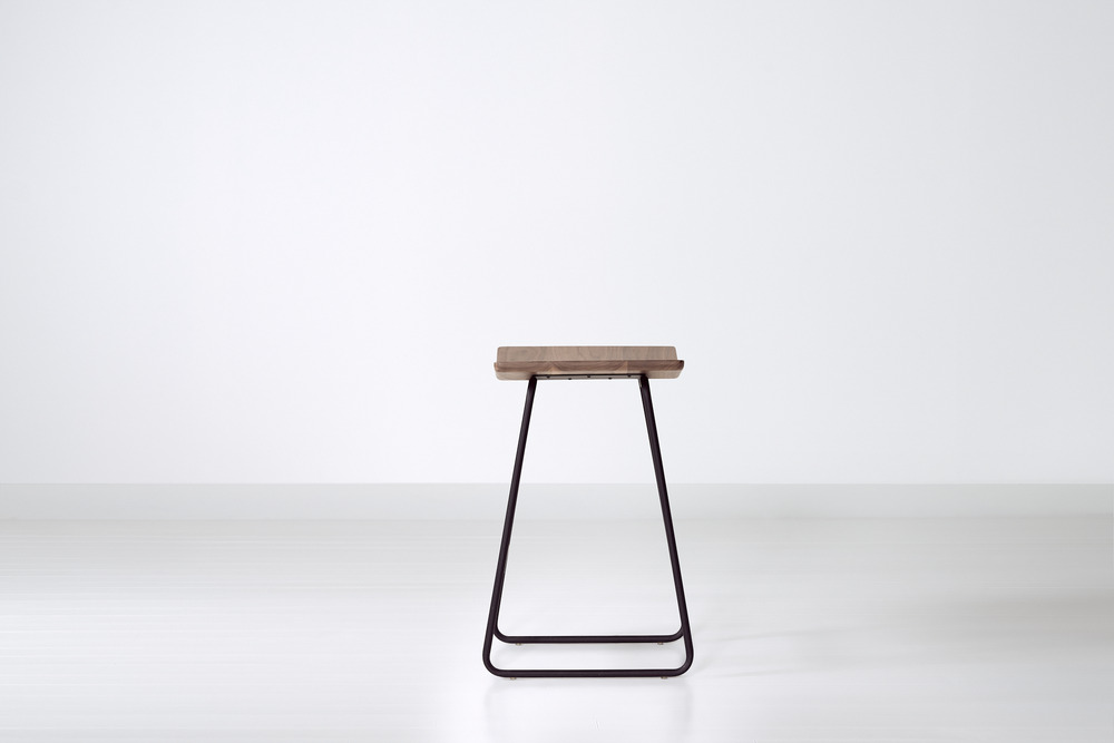 Butterfly bar stool