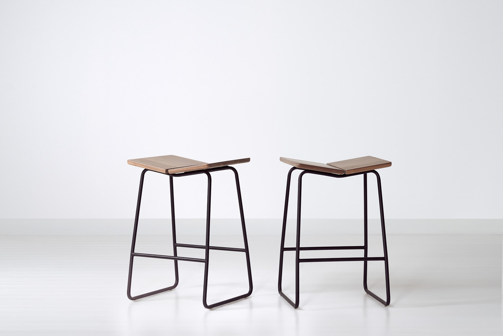 Butterfly bar stool