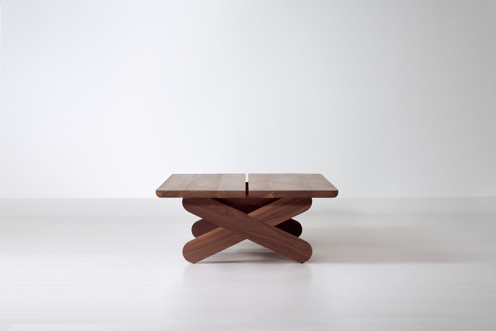 Pamplona cross coffee table