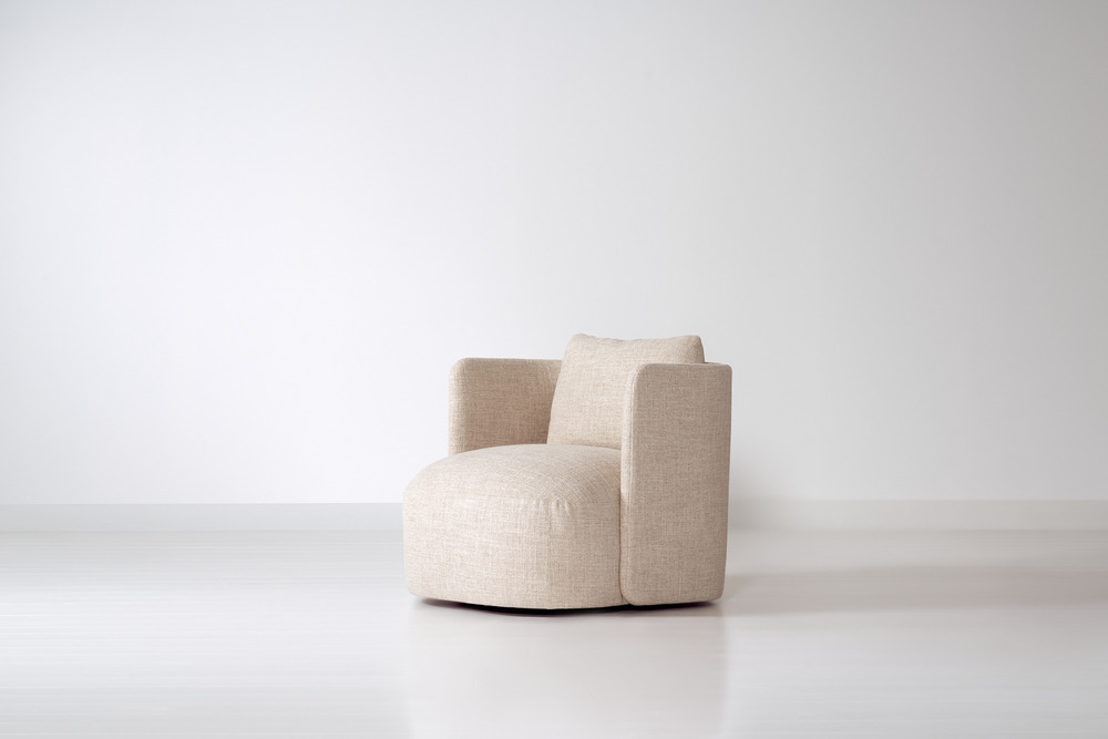 Hudson swivel club chair