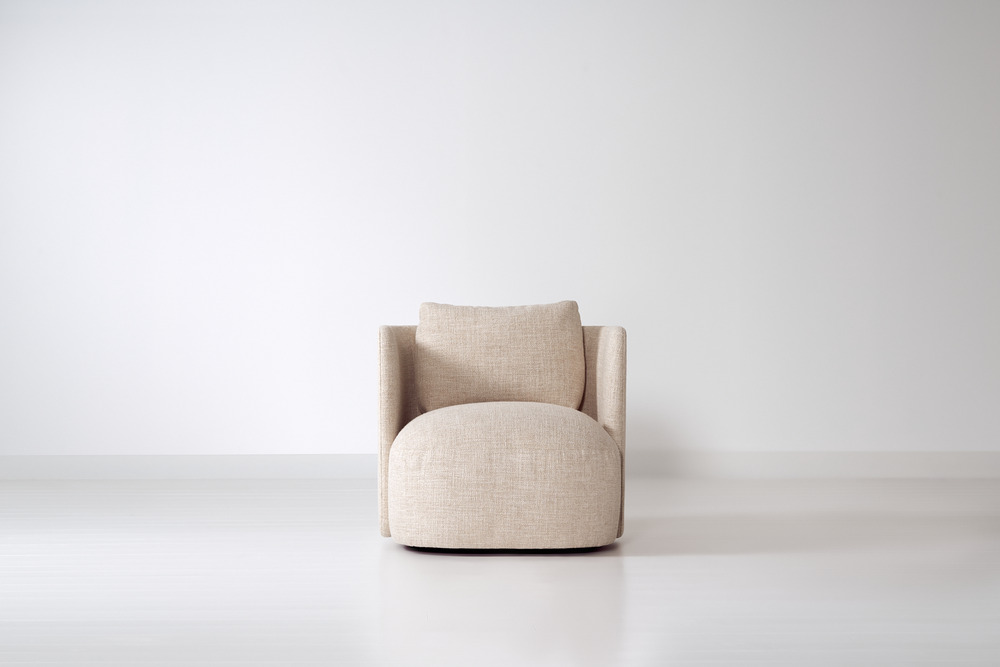 Hudson swivel club chair
