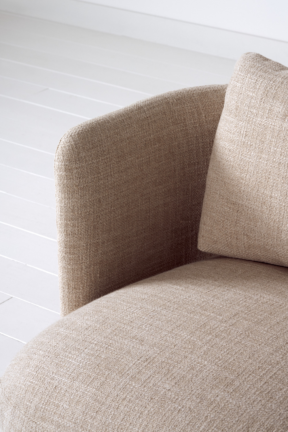Hudson swivel club chair