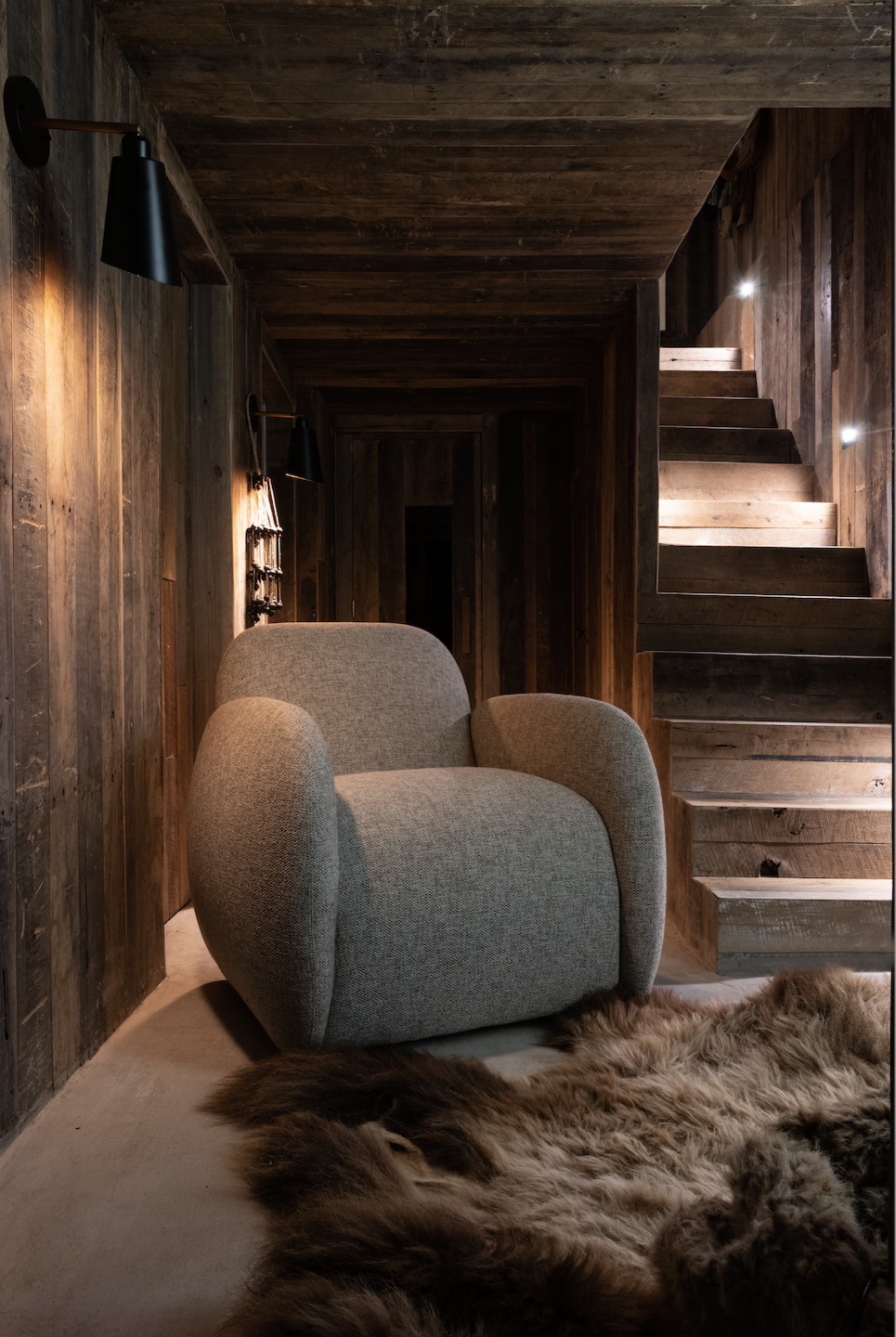Blake swivel club chair