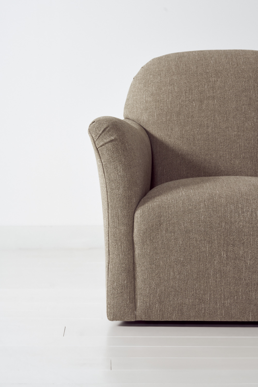 Charlotte swivel club chair