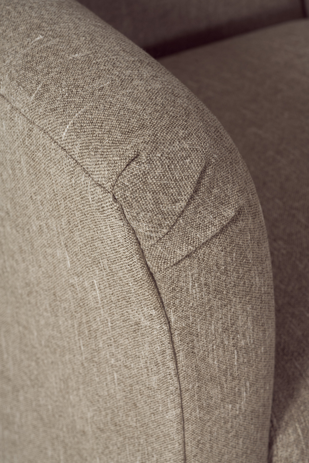 Charlotte swivel club chair