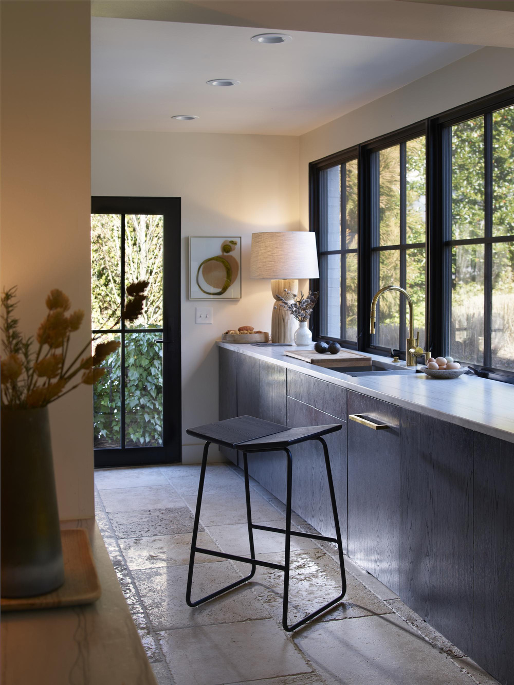 Butterfly bar stool