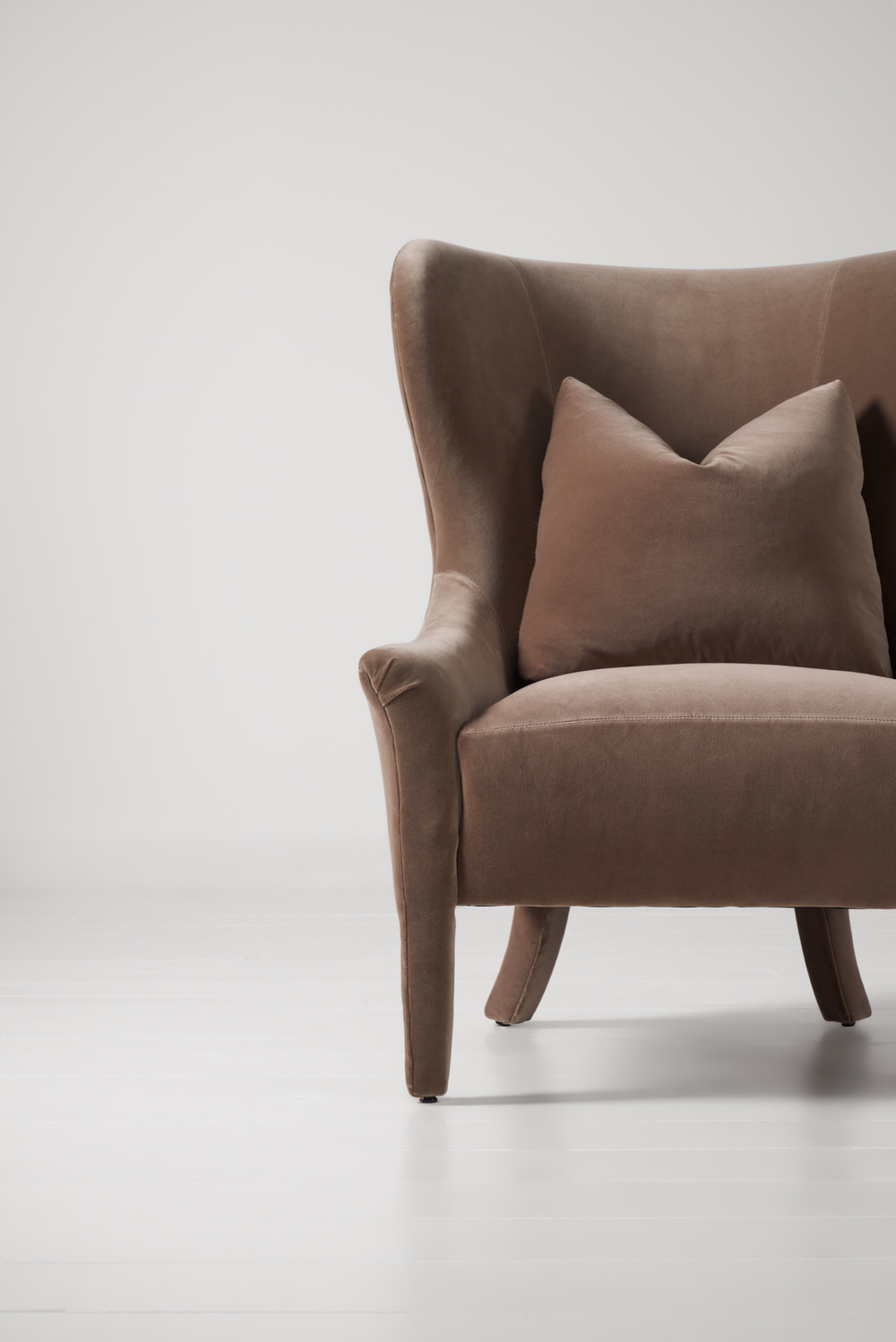 Ava wing chair