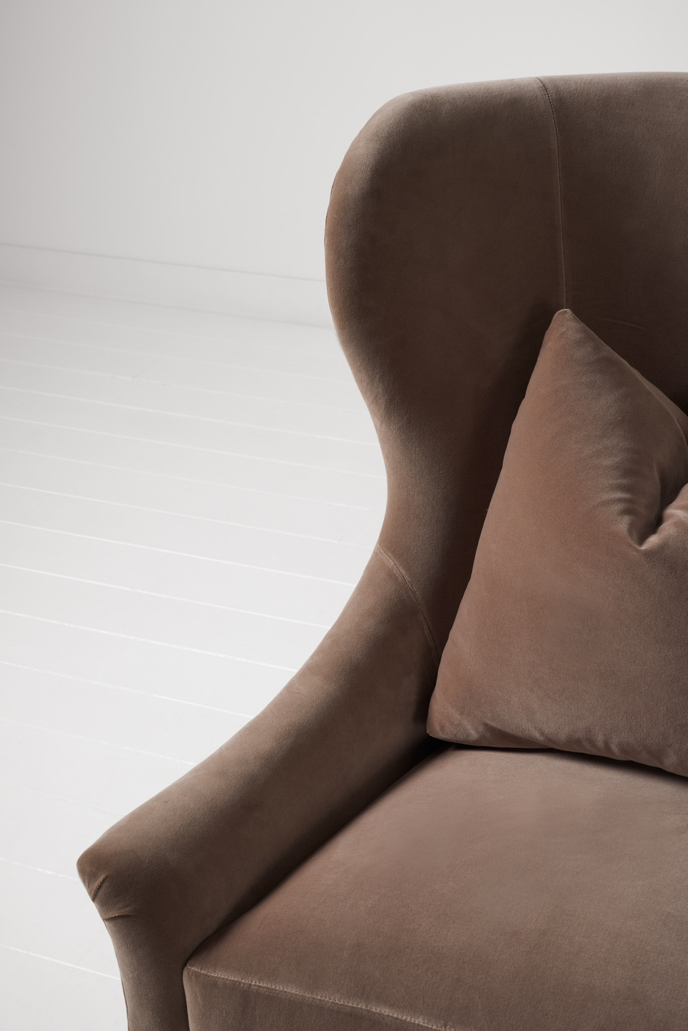 Ava wing chair