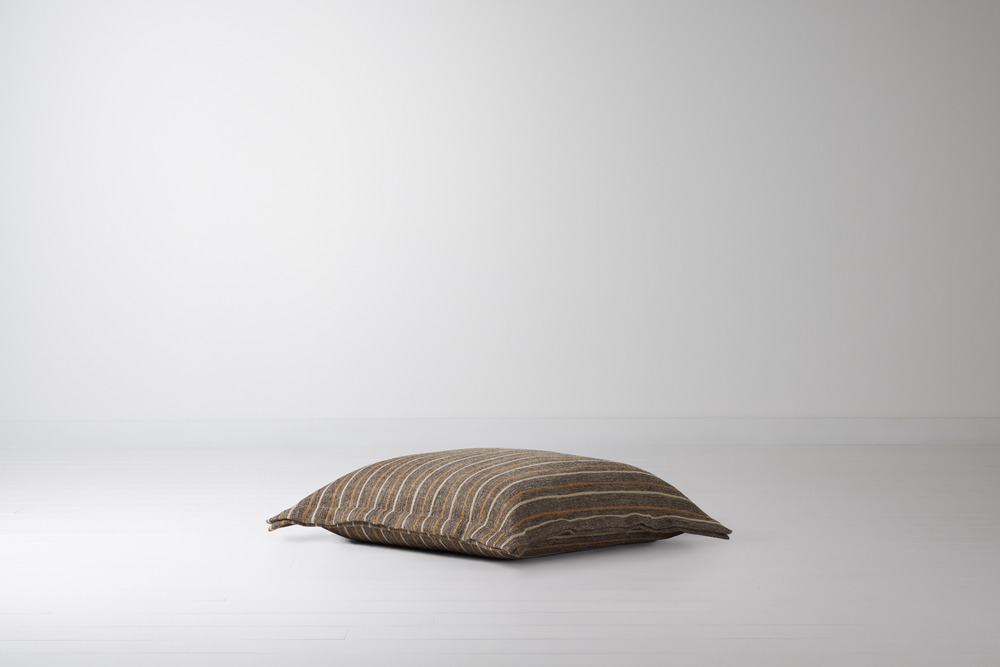 Maxim floor pillow