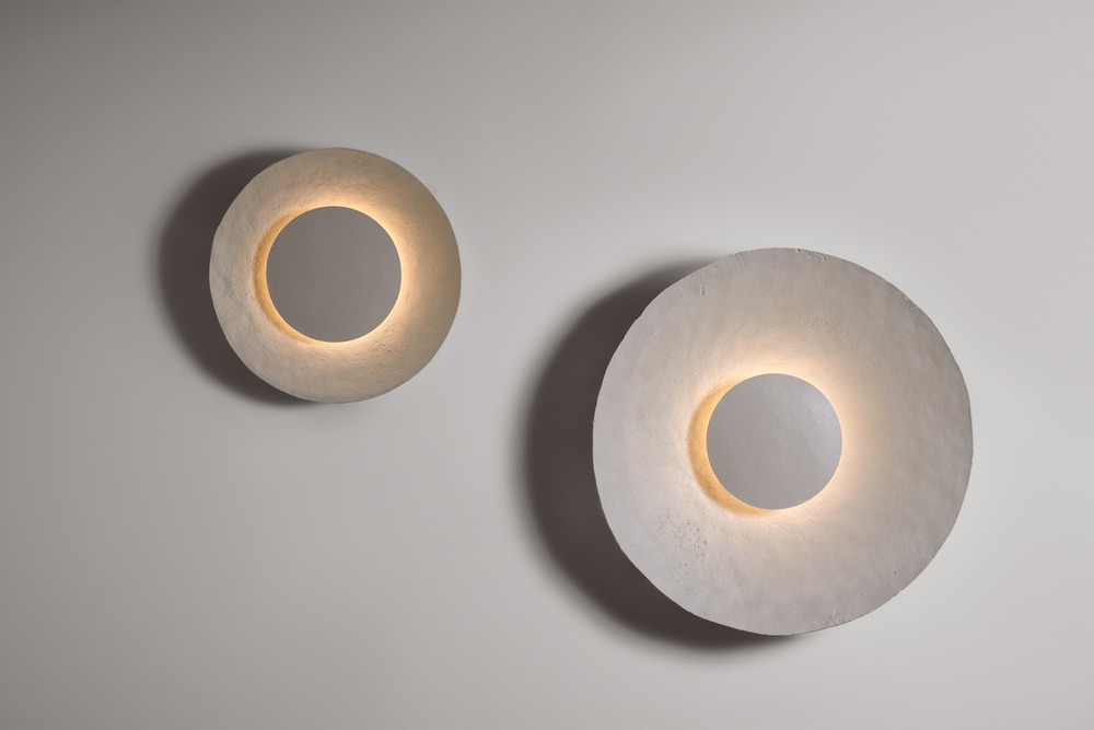 Eclipse wall light