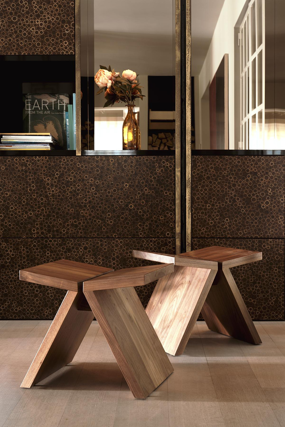 Butterfly stool (wood)
