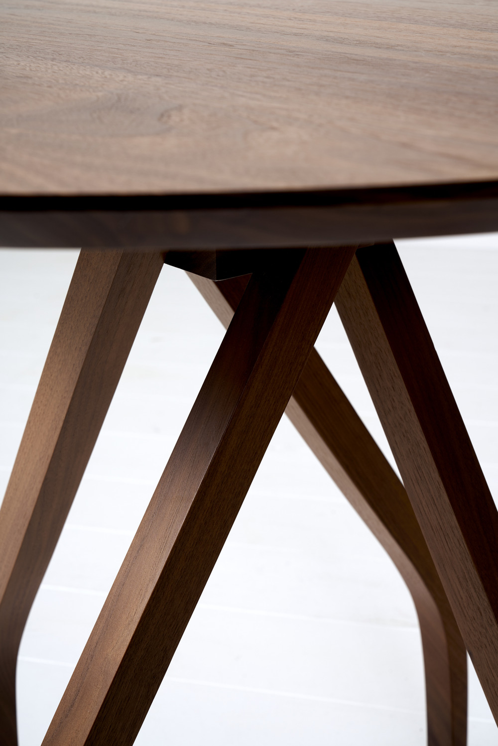 Twist dining table