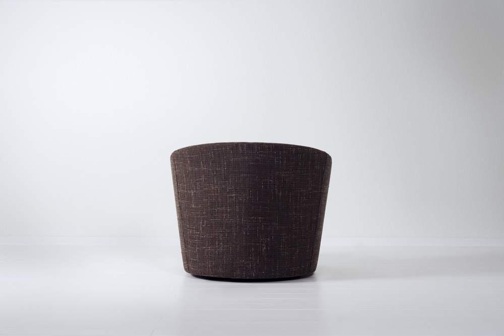 Klara swivel club chair