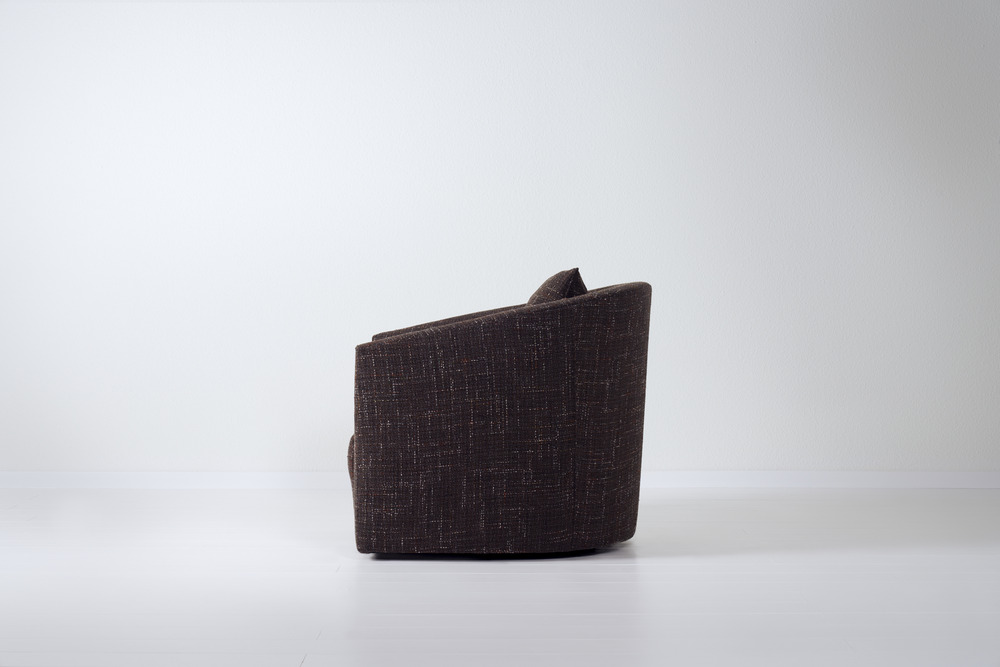 Klara swivel club chair